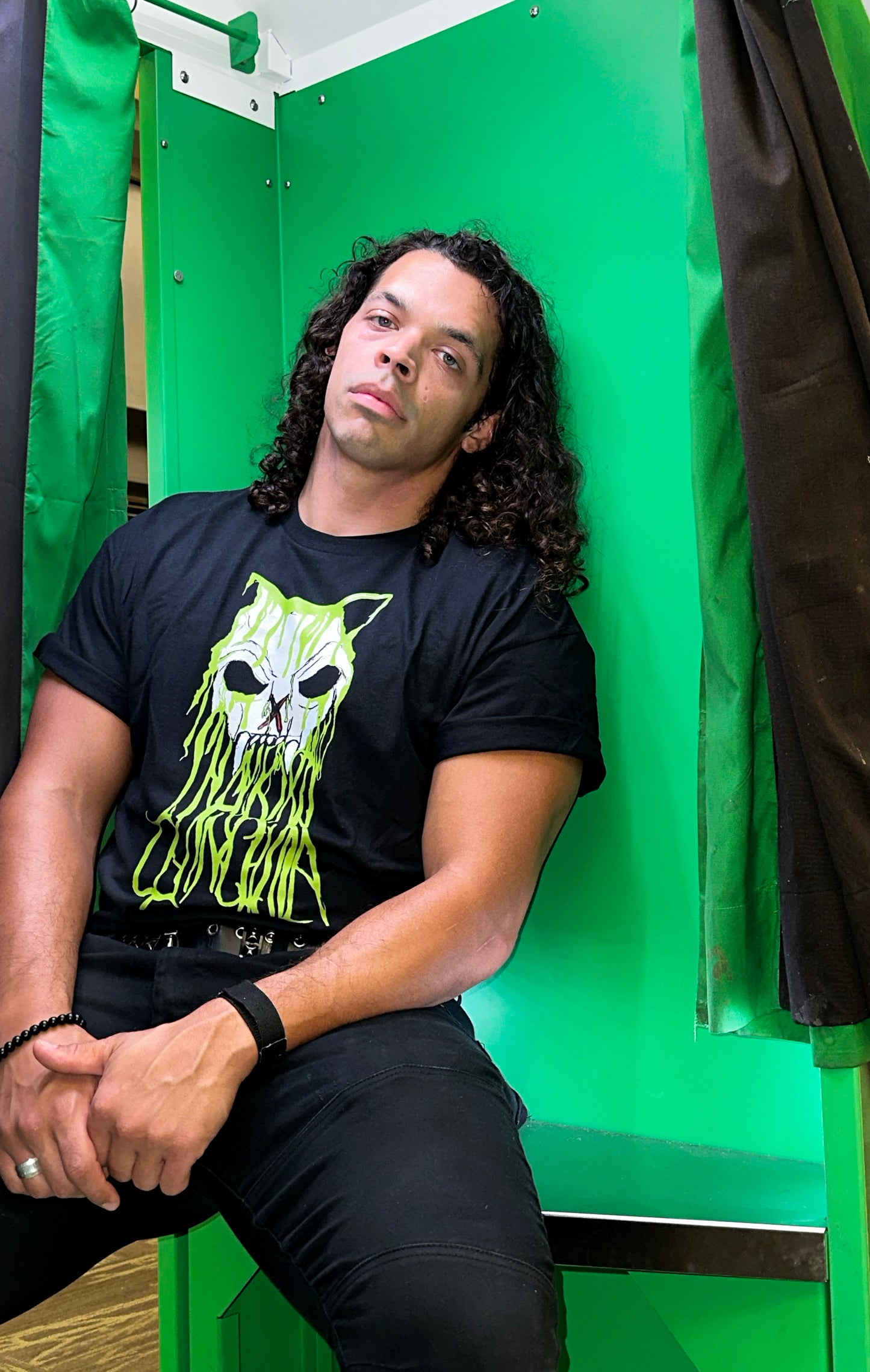 Shakira Chinchilla Slimy Skull Cat